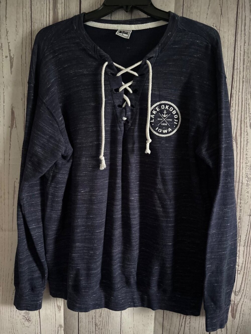 LE Lake Okoboji Iowa Nostalgic Beach Navy Fleece Slipover Size Large - Picture 3 of 9